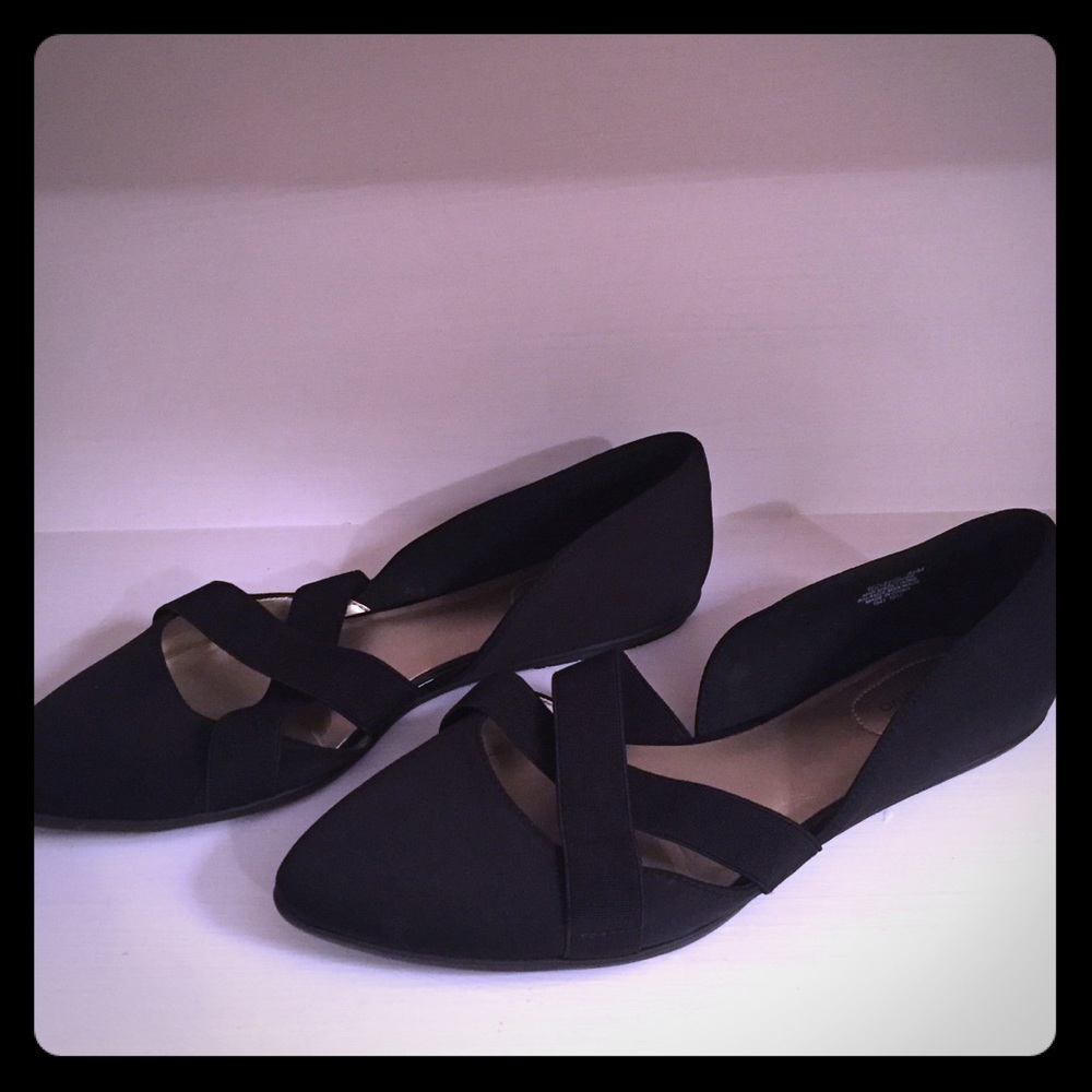 Black bandolino flat